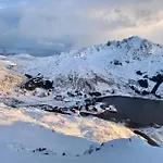 Lofoten Fjordcamp * Valberg