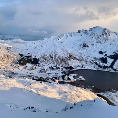 Lofoten Fjordcamp * Valberg