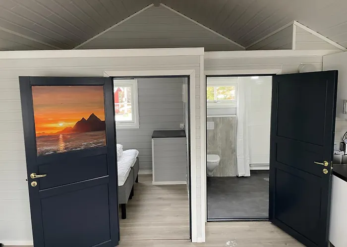 Lofoten Fjordcamp * Valberg