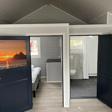 Lofoten Fjordcamp * Valberg