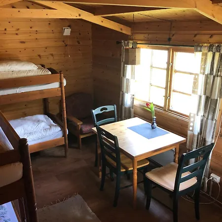 Kemp Lofoten Fjordcamp *