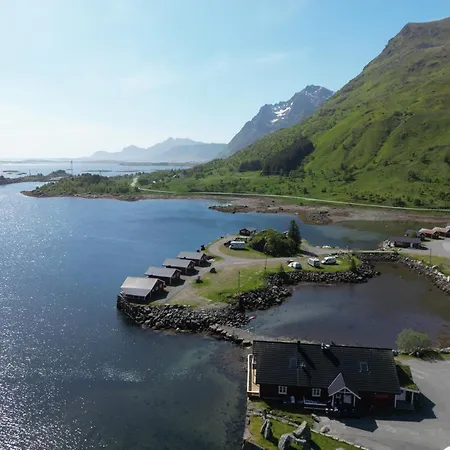 Lofoten Fjordcamp * Valberg